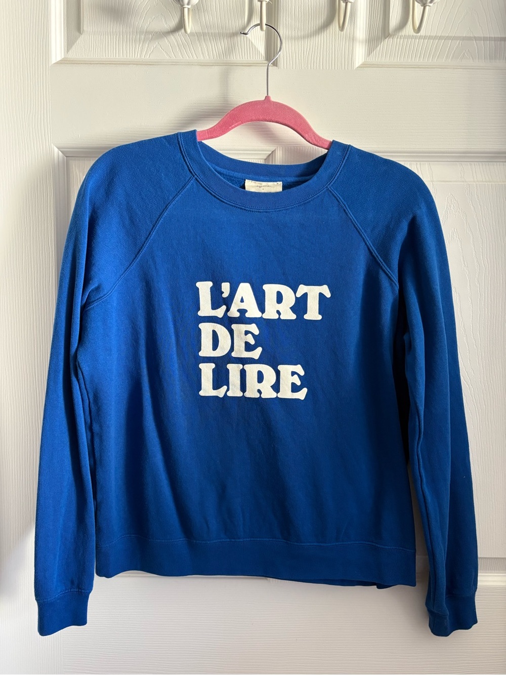 Sézane Cobalt Blue L’ Art De Lire Graphic Sweatshirt - Picture 3 of 5